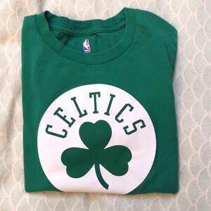 Boys Boston Celtics Tshirt, size small